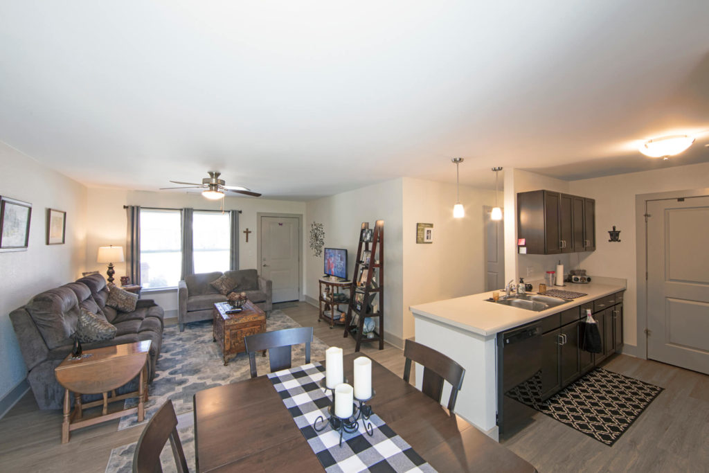 Lake Park Apartments Real America LLC